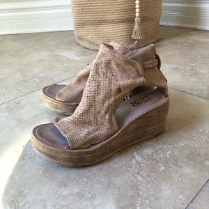 AS 98 Block Heel